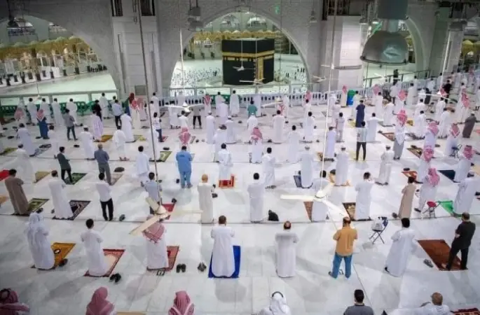 Kabe'de Namaz Başladı