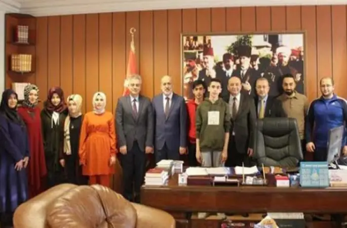 Sevgi evi çocukları umre ödülü kazandı