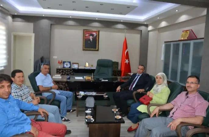 İmam Öztürk ,Dön Kıbleye şiiriyle 1.oldu