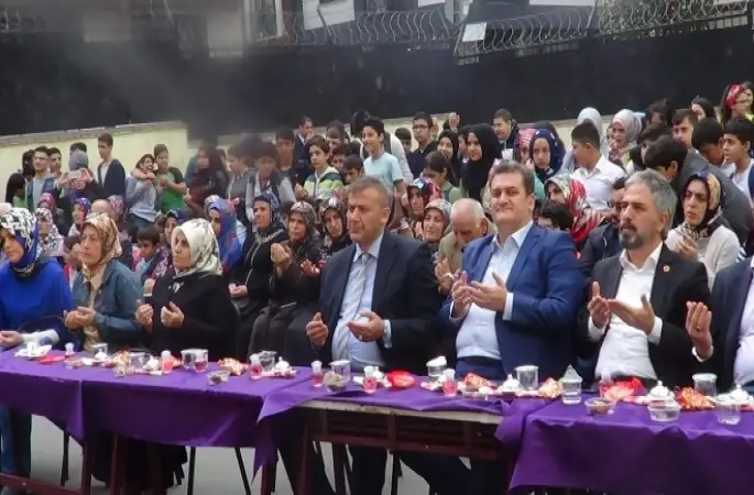 Dua Ordusu,Serhat Ordusunun Yanında...