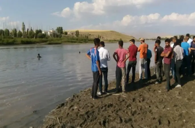 Nehire giren 4 Kur'an kursu öğrencisi boğuldu