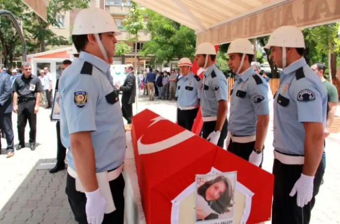 Diva -Sen, AYBÜKE Öğretmene Yapılan Palalı Saldırıyı Kınadı ...