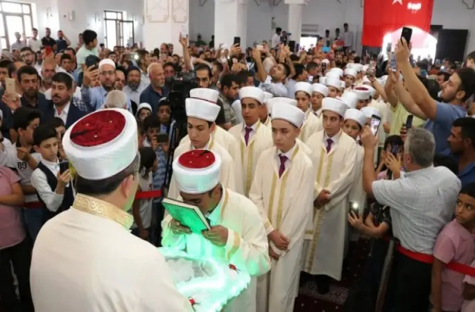 Gaziantep'te 85 Hafız için Muhteşem Tören Düzenlendi