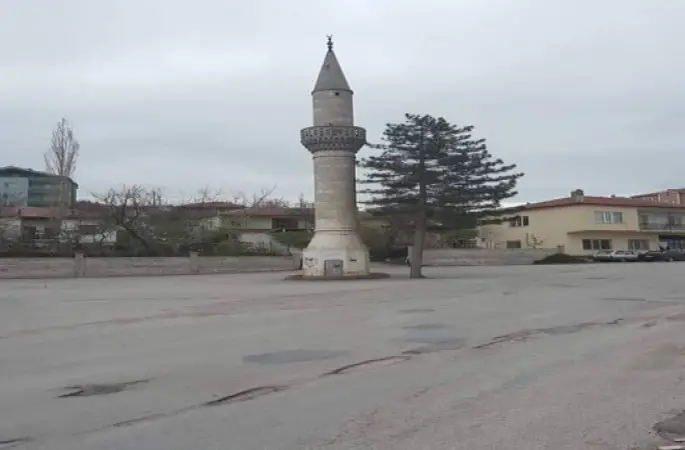 Minare ve Cemaat Var, Cami Yok