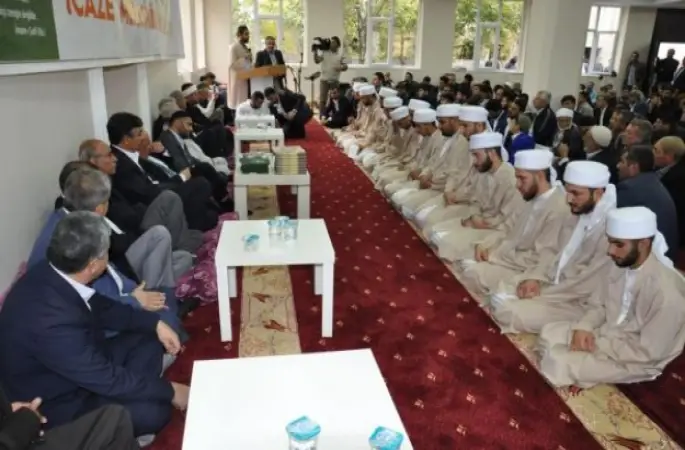 Batman'da Talebeler icazetlerini aldı