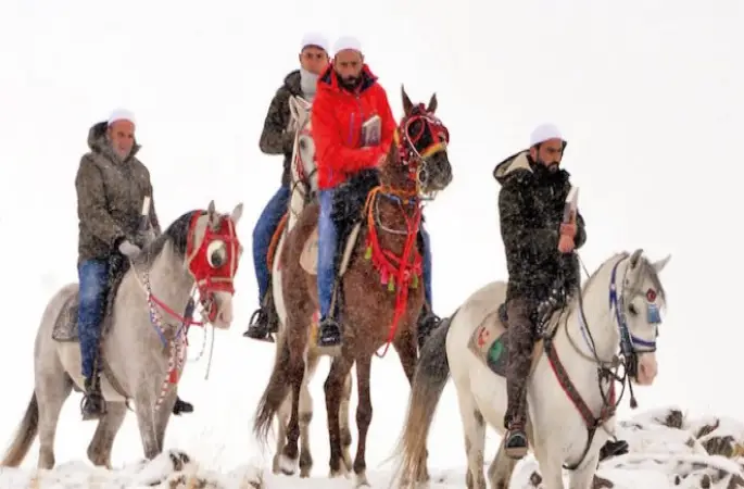 At üstünde 1001 hatim