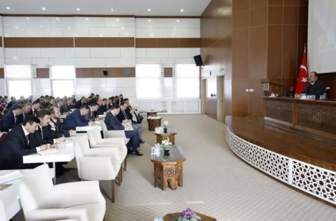 Görmez, yurtdışında görev yapacak din görevlileriyle bir araya geldi…