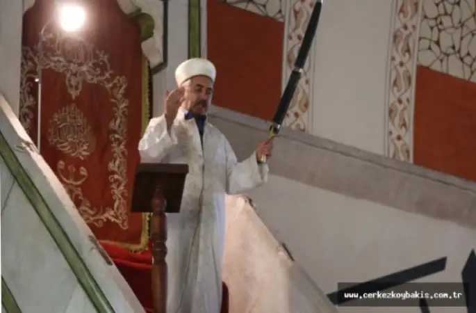 Kılıçla hutbe geleneği devam ediyor..