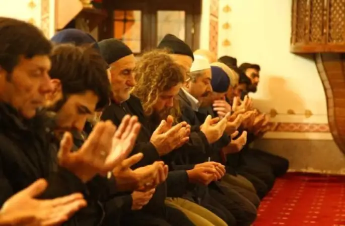 Kırklarelili gençler sabah namazında buluştu