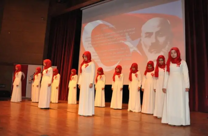 Mehmet Akif Ersoy Batman'da anıldı