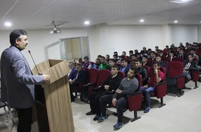 Müftü Erhan ,Gençlere Kudüs’ü Anlattı