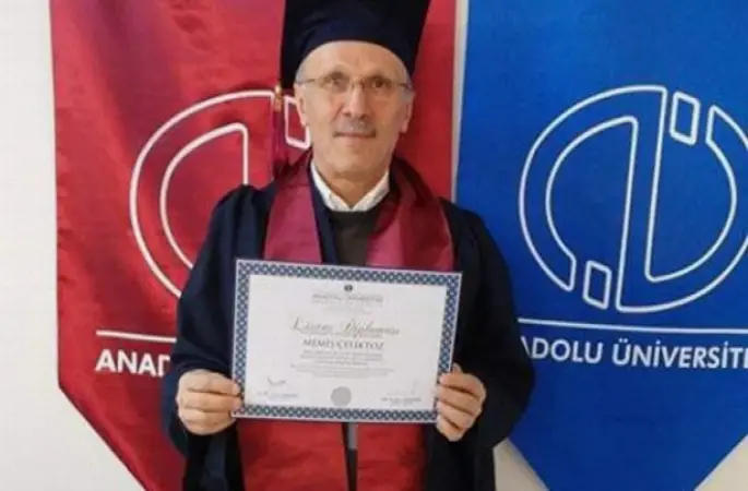 Ezan okurken kalp krizi geçirerek hayatını kaybetti!