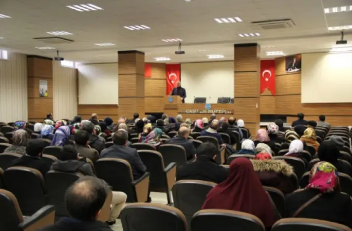 Umre Bilgilendirme ve Eğitim Seminerleri Devam Ediyor
