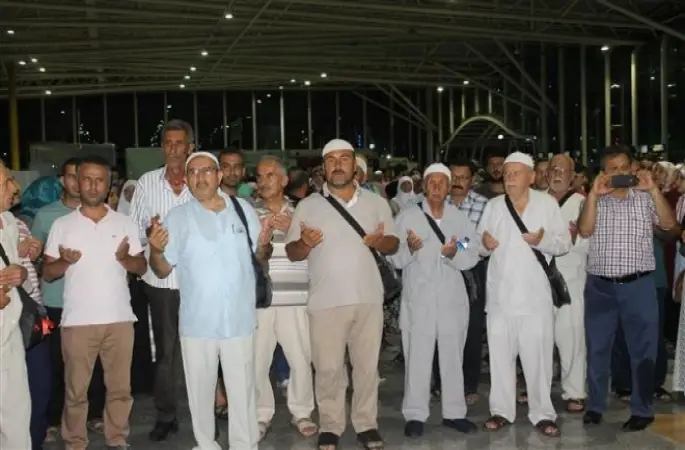 Hatayın İlk Hac Kafilesi Dualarla Uğurlandı