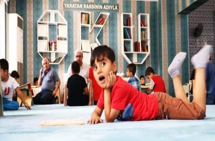 Doğu'da camilerden onbinlerce çocuğun sesi yankılanıyor