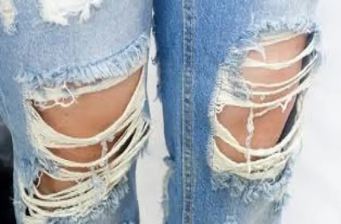 Yırtık pantolonla camiye gidilir mi? Müftüden açıklama