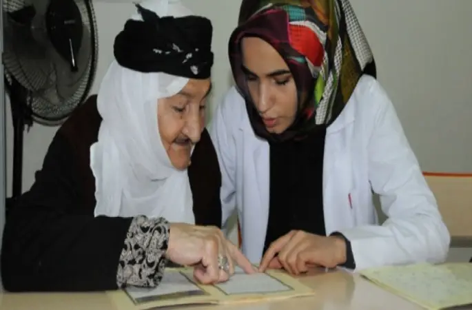 Torun sahibi ninelerin Kur'an-ı Kerim öğrenme azmi