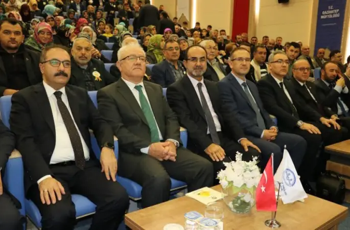 'Hazreti Muhammed gençlere çok önem verirdi'