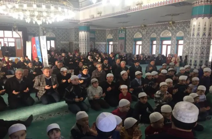 Simav'da karneyi alan Camiye Koştu