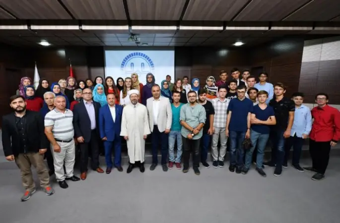 Erbaş, Güneydoğu’dan gelen öğrencilerle bir araya geldi