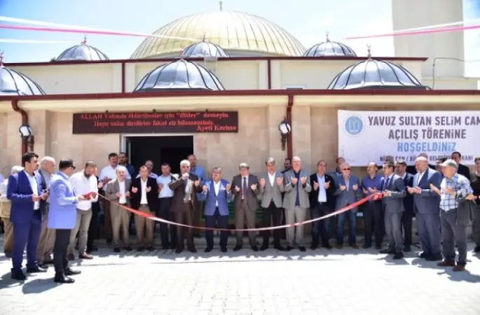 Yavuz Sultan Selim Camii ibadete açıldı