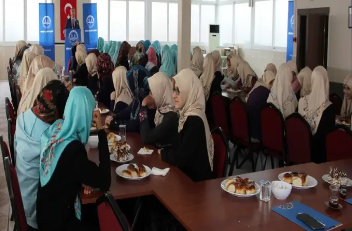 Mersin İl Müftüsünden Arpaçsakarlar Yatılı Kur’an Kursu Öğrencileri İle Hasbihal