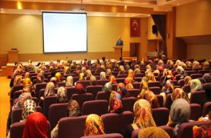 Adana Müftülüğü Yaz Kur'an Kursları Öncesi Din Görevlilerini Seminere Aldı