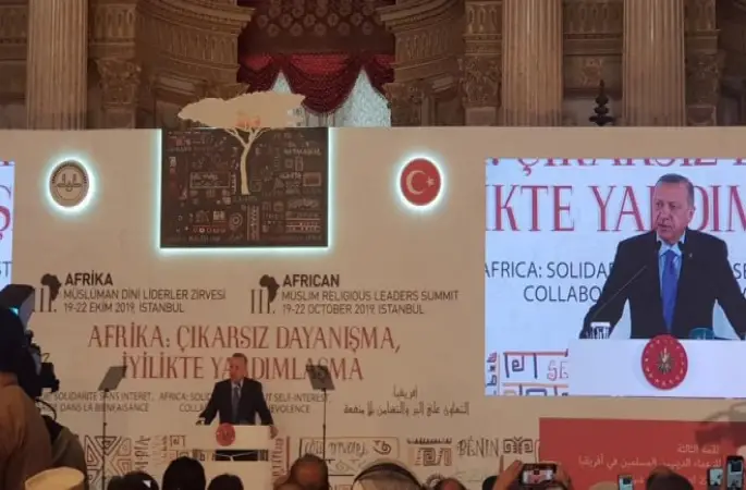 Müslümanlar olarak ümmet bilincini daima gözeteceğiz