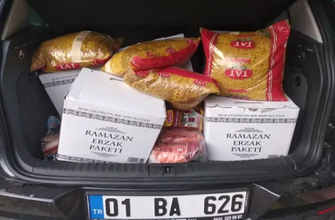 Adanalı İmam Satan’dan İhtiyaç Sahiplerine Ramazan Paketi