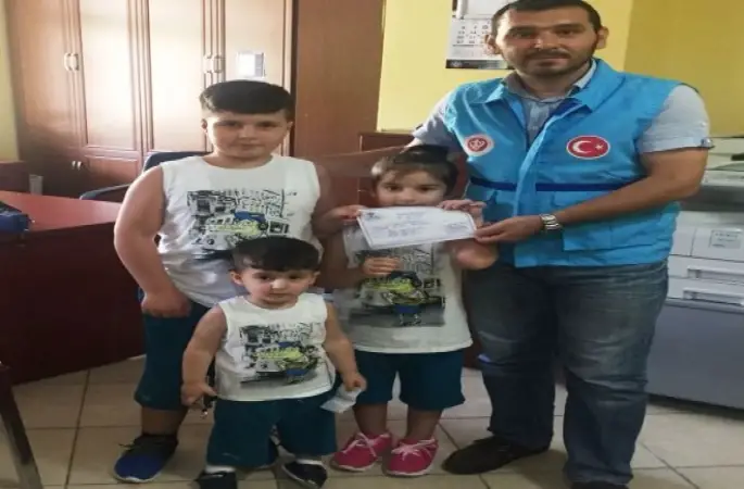 Koca Yürekli Çocuklar Harçlıklarını Diyanet Vakfı’na Bağışladı