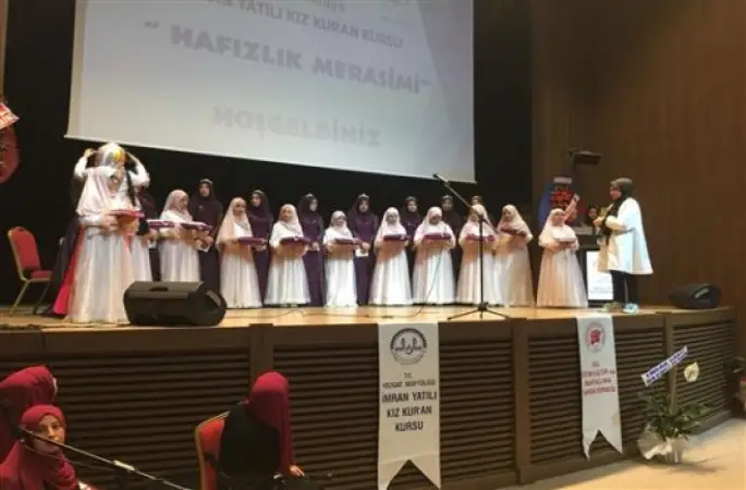 İmran Yatılı Kız Kur’an Kursu Hafızlık İcazet ve Taç Giyme Programı