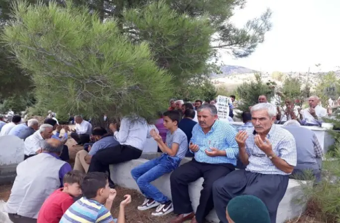 Müftü Fidan'ın Babası Dualarla Adana’da Toprağa Verildi