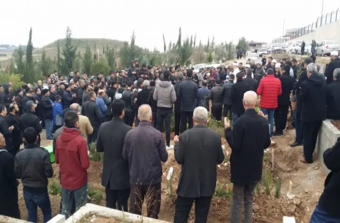 İmam Tarık Karadağ'ın kardeşi dualarla toprağa verildi