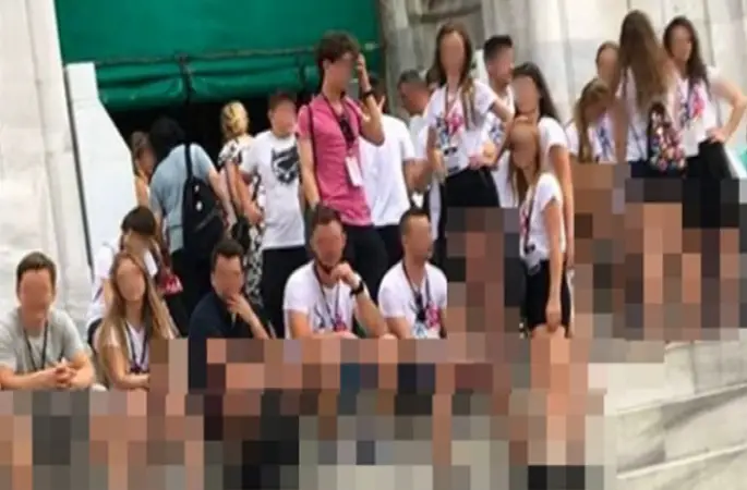 Bursa Ulu Cami’deki skandal görüntüye tepki yağıyor