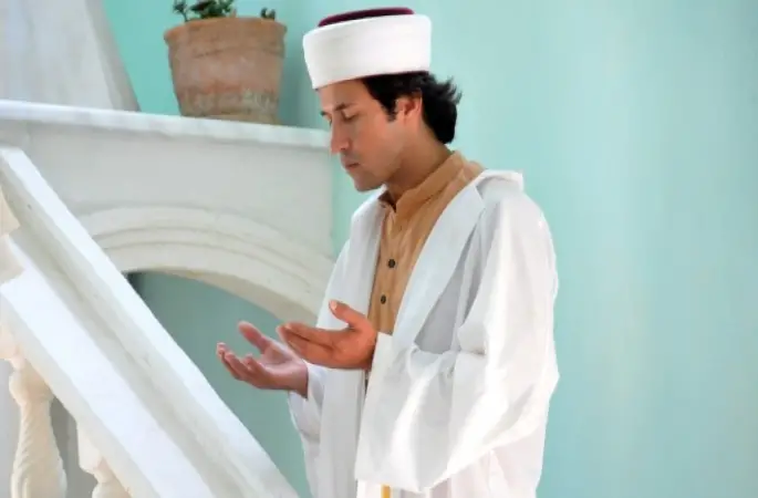 İmam Tüzer, İslam dünyası bu haldeyse sorumlusu imamlardır.