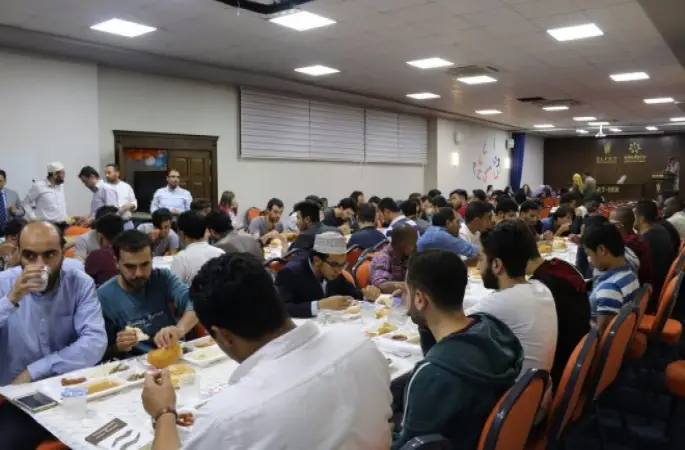 Yeryüzünün Tüm Renkleri İftar Sofrasında Buluştu