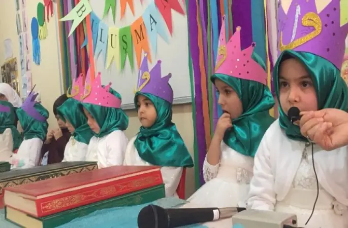 Demre’de Kur’an-ı Kerim Okumaya Geçen Çocuklara Taç Takıldı