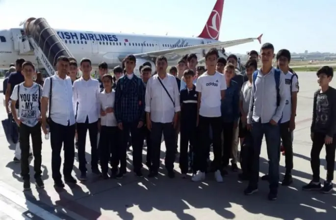 Batmanlı Kur’an kursu öğrencileri İstanbul’a kampa uğurlandı