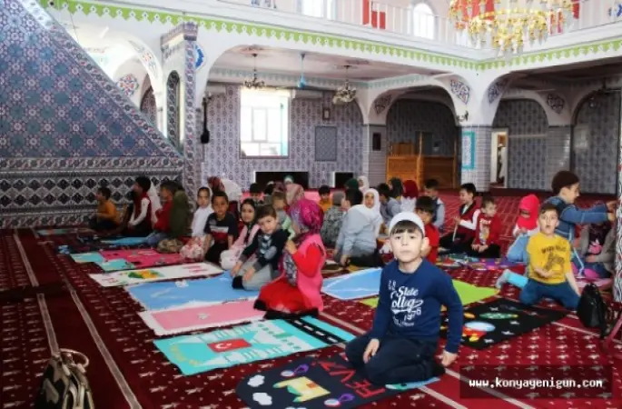 Minik öğrenciler camiyi ziyaret etti