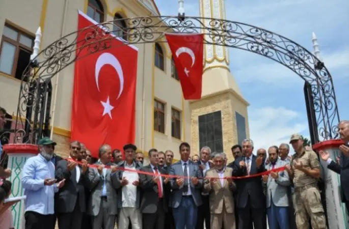 Dörtyol'da Yeniyurt Camisi törenle açıldı.