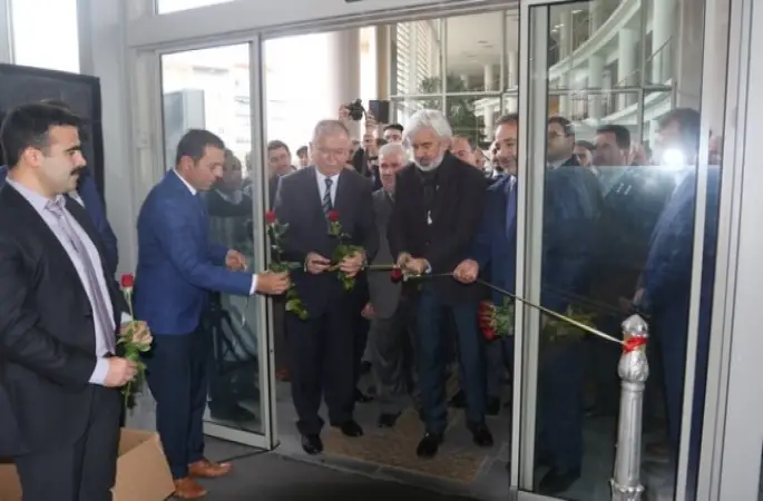 Akhisar’da 'Kırk çizgi kırk hadis' sergisi açıldı