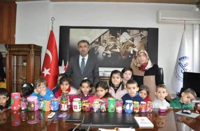 Iğdırlı Minik Yürekler,Kumbaralarını Yemen İçin Açtı