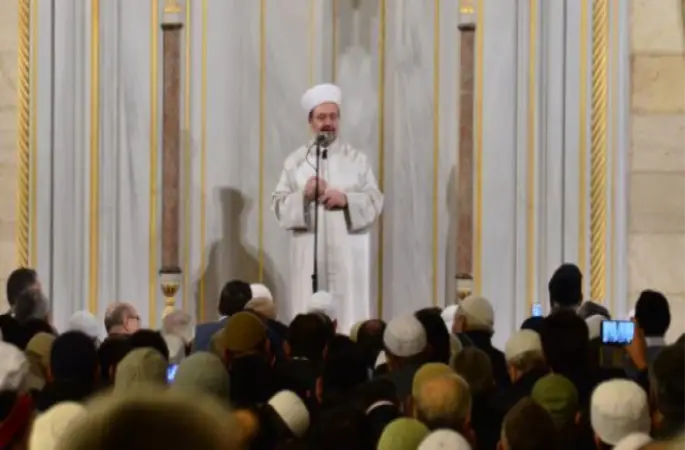Görmez, Adana'da Sabah Namazı Kıldırdı