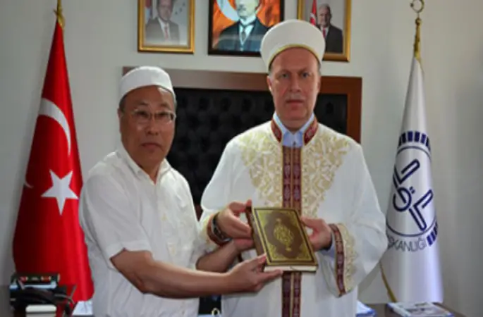 Çinliler Müftü Aşık’ı ziyaret etti