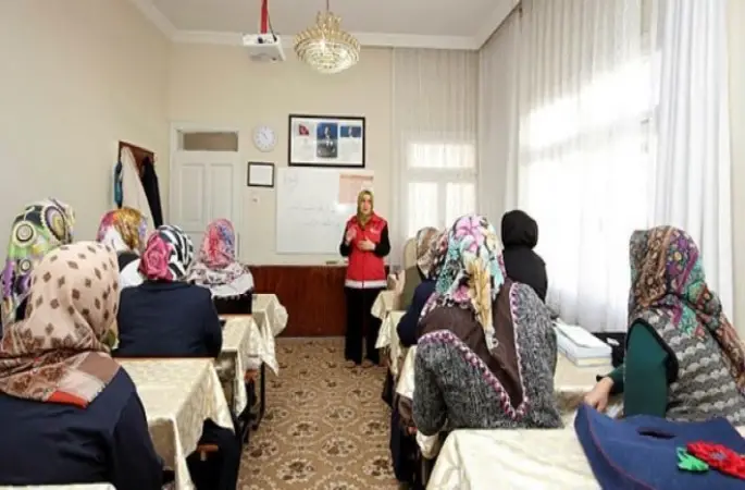 Osmaniye'de Kur'an kursu kursiyerlerine eğitim