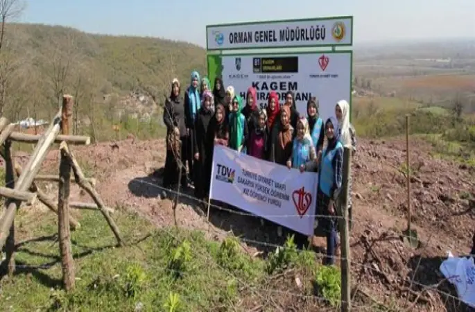 Gençler Fidan Dikerek Geleceğimize Sahip Çıktı