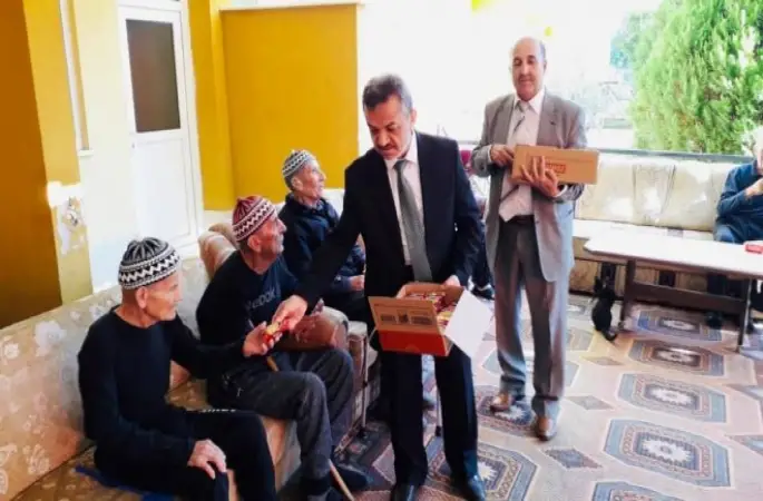 İlçe Müftüsü ve Din görevlileri Huzurevini ziyaret etti