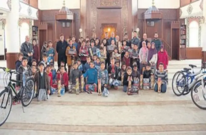 Gaziantep'te Camiye koştular, hediyeyi kaptılar