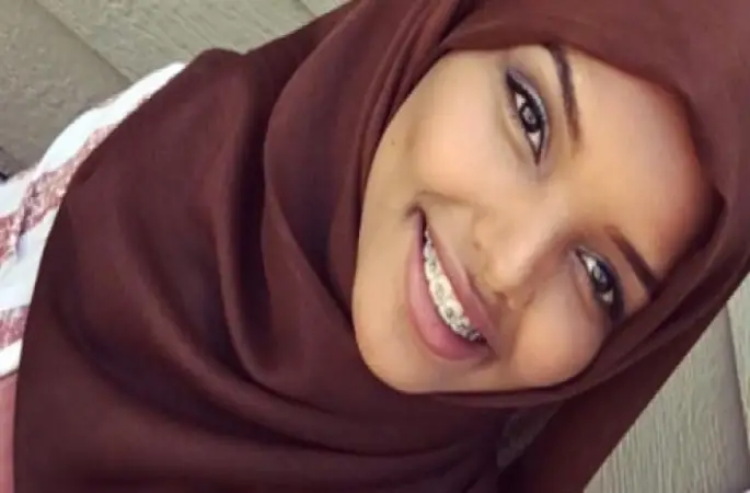 Başörtüsüyle podyuma çıktı,Amerika'yı kastı kavurdu