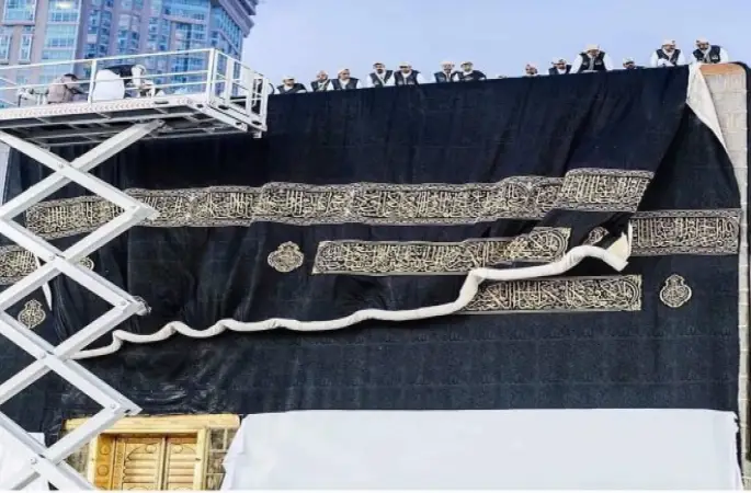 Kabe'nin örtüsü değişiyor